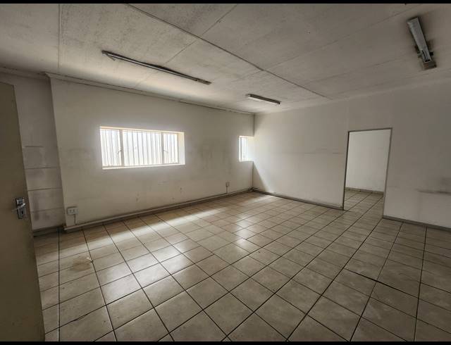 651M² WAREHOUSE TO LET IN WADEVILLE